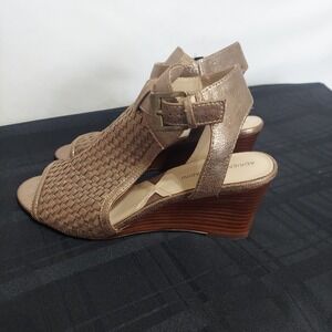 Adrienne Vittadini Gold Metallic Bronze Leather Roseanne Wedge Sandals Size‎ 9